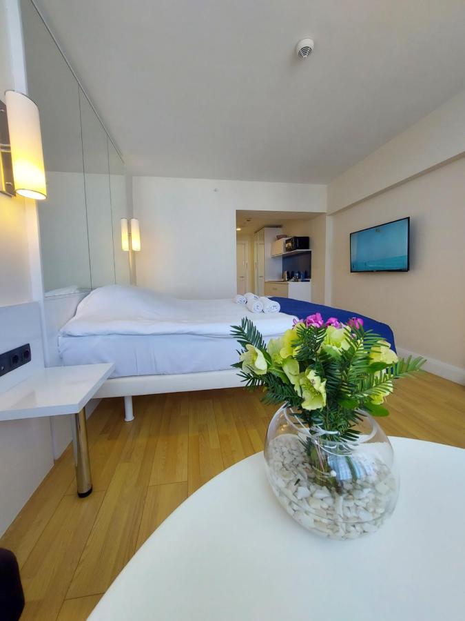 Apartamento Номера На Высоких Этажах 24,31 Batumi Exterior foto
