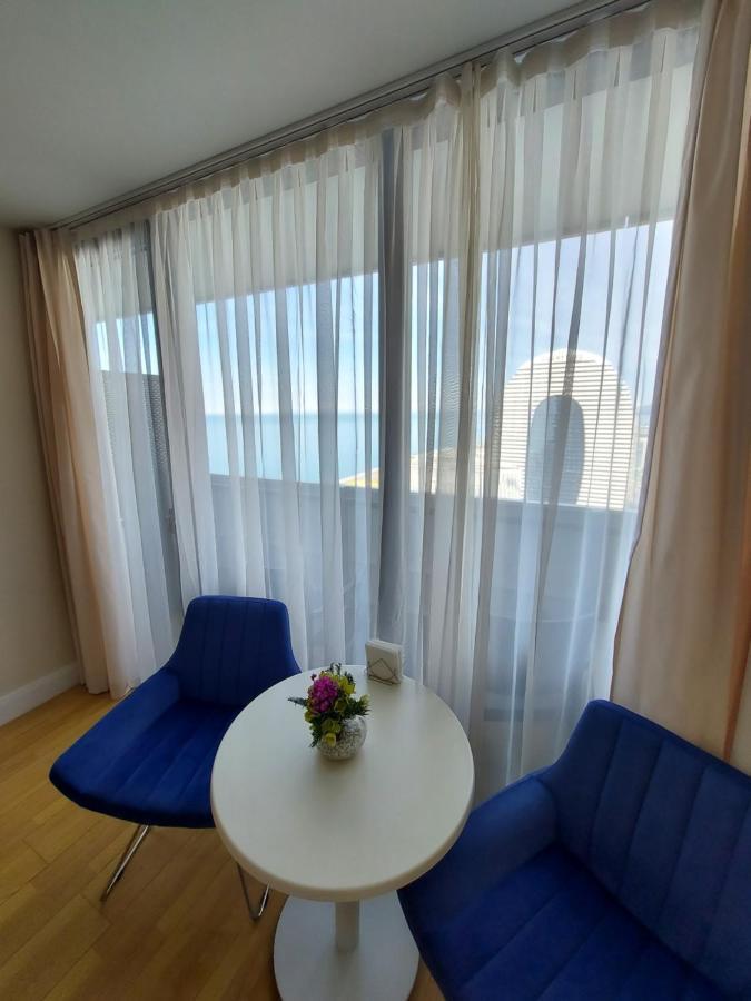Apartamento Номера На Высоких Этажах 24,31 Batumi Exterior foto