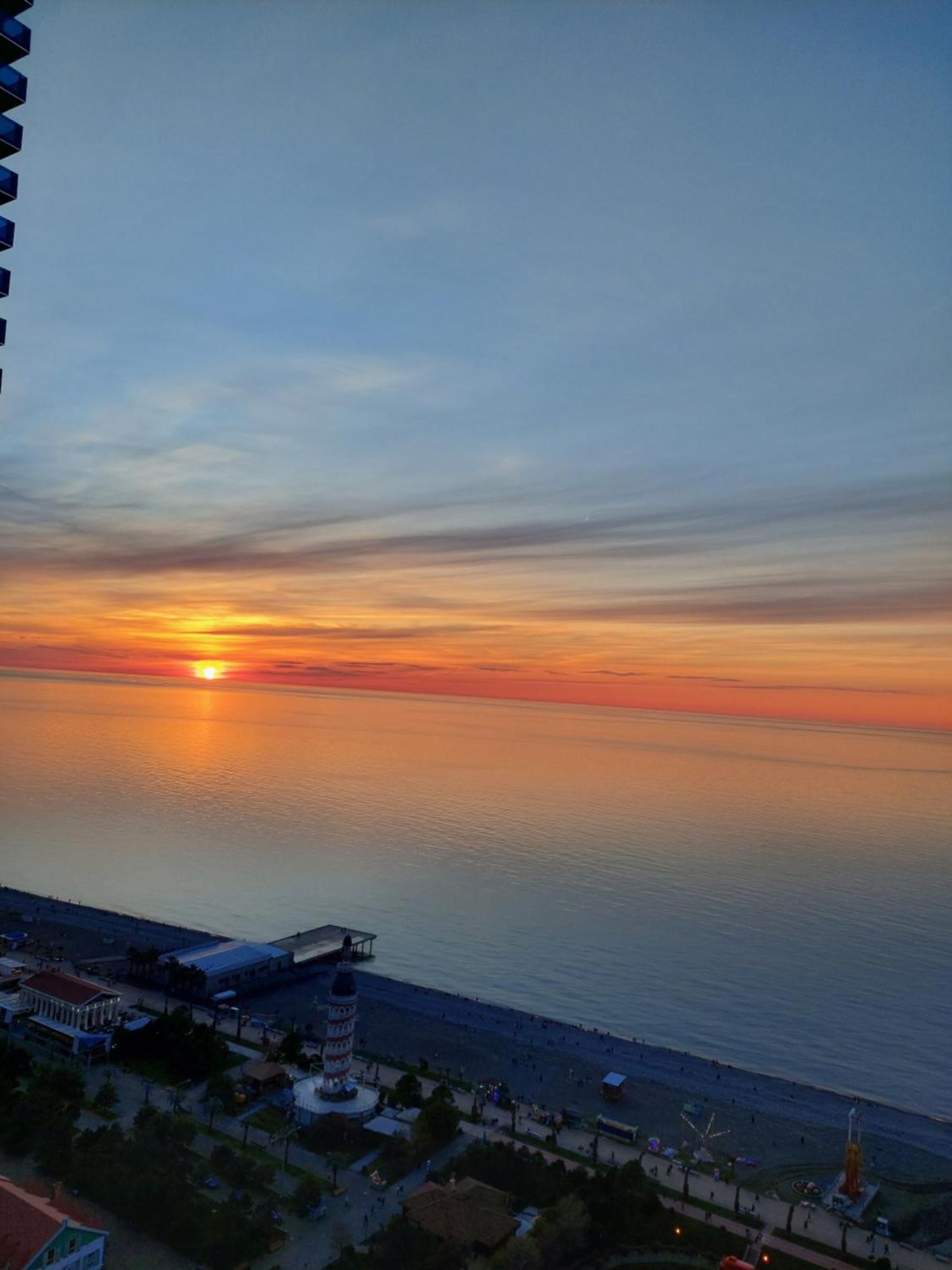 Apartamento Номера На Высоких Этажах 24,31 Batumi Exterior foto