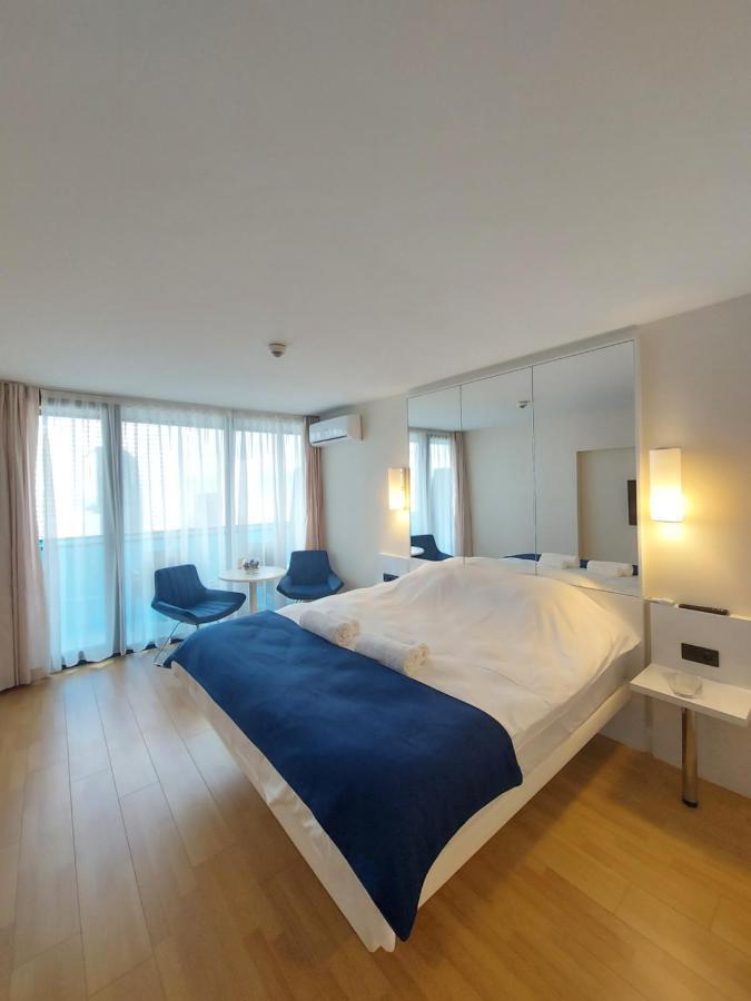 Apartamento Номера На Высоких Этажах 24,31 Batumi Exterior foto