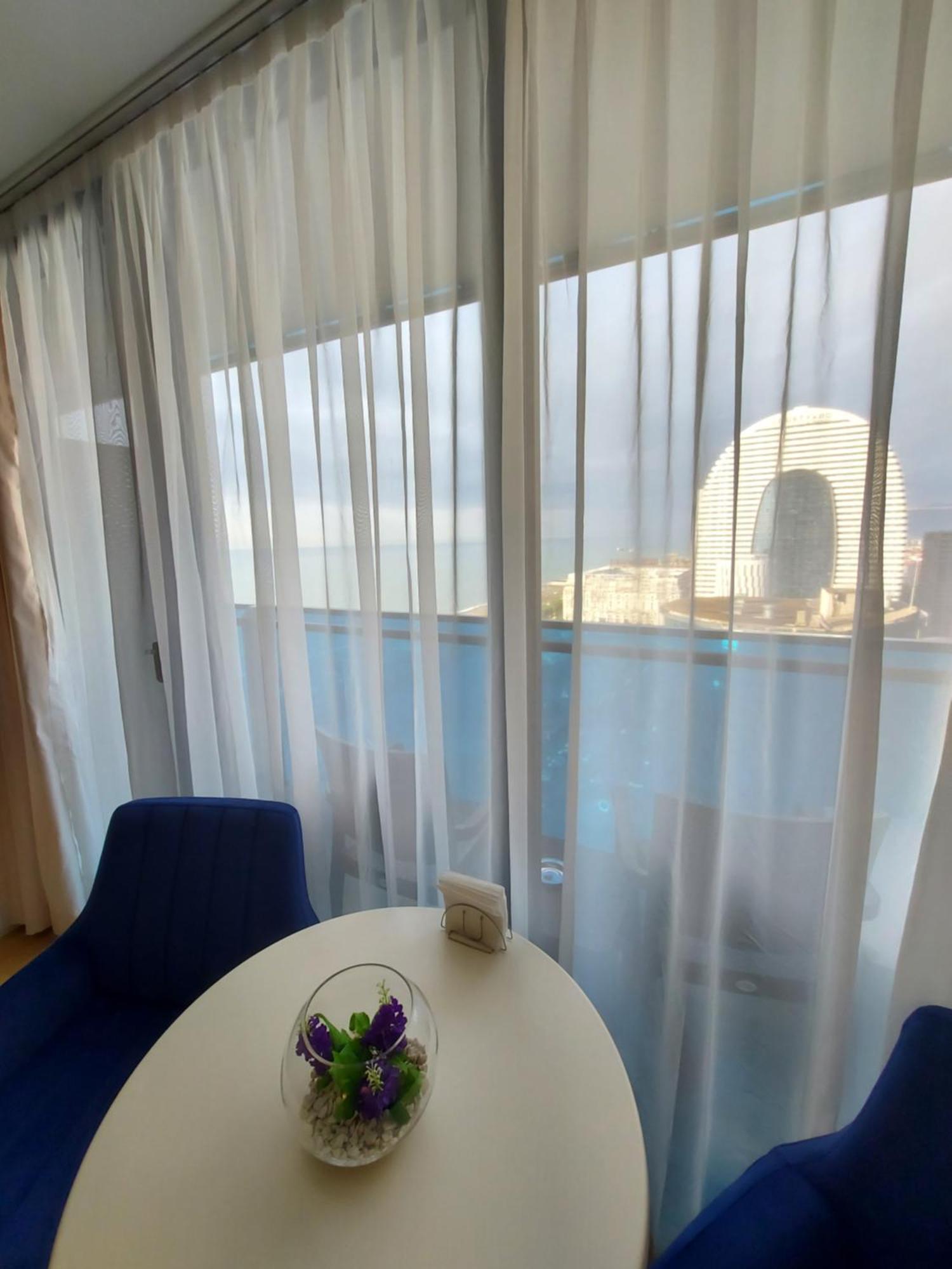 Apartamento Номера На Высоких Этажах 24,31 Batumi Habitación foto