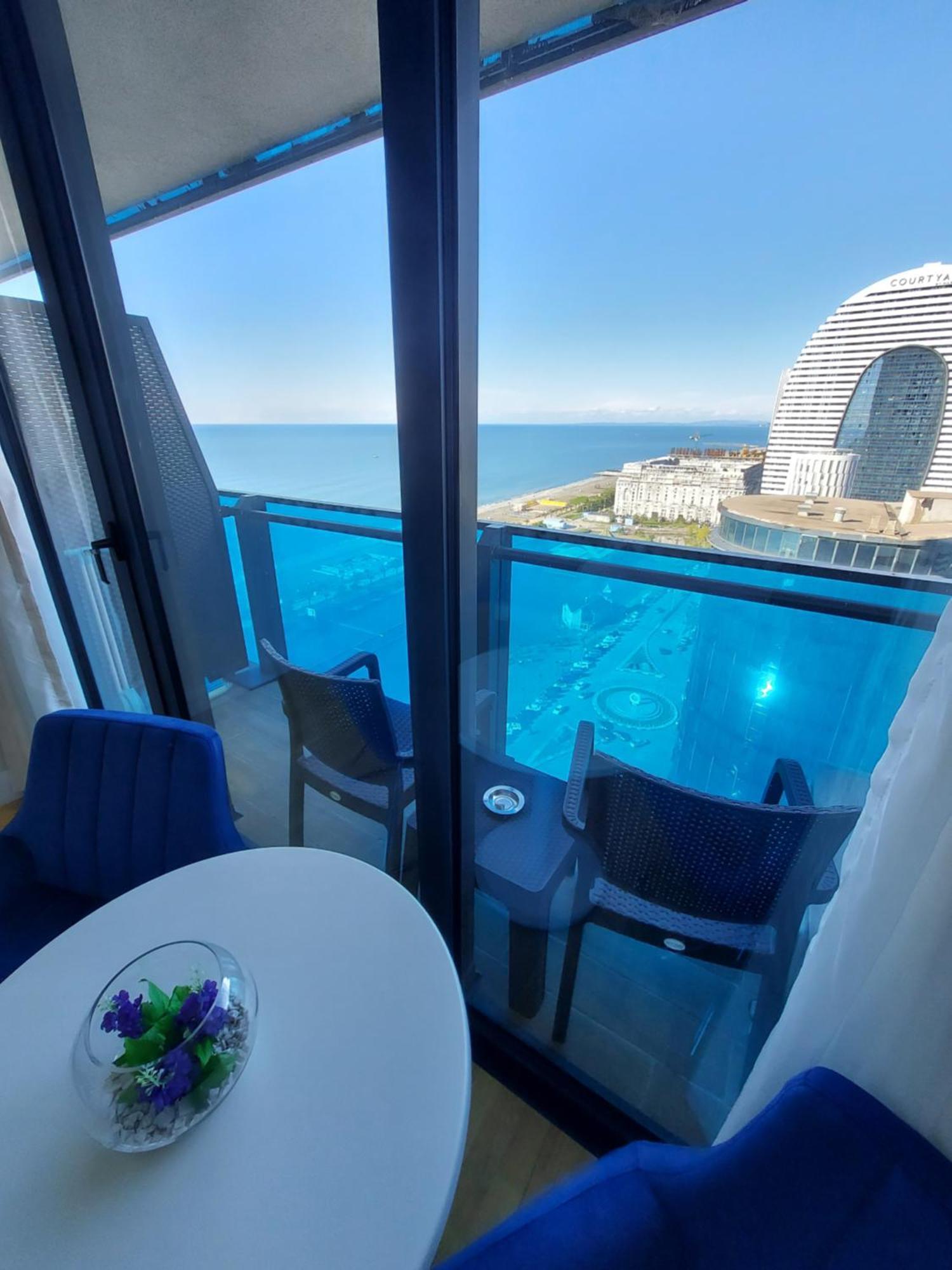 Apartamento Номера На Высоких Этажах 24,31 Batumi Habitación foto