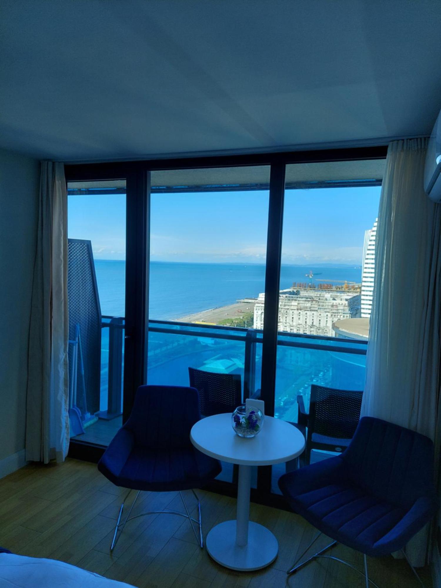 Apartamento Номера На Высоких Этажах 24,31 Batumi Habitación foto